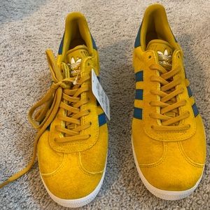 Adidas Sneakers